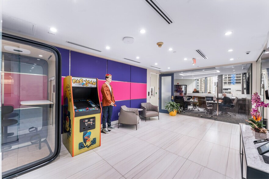 More Photos Of 1200 Brickell Ave, Miami Office For Lease