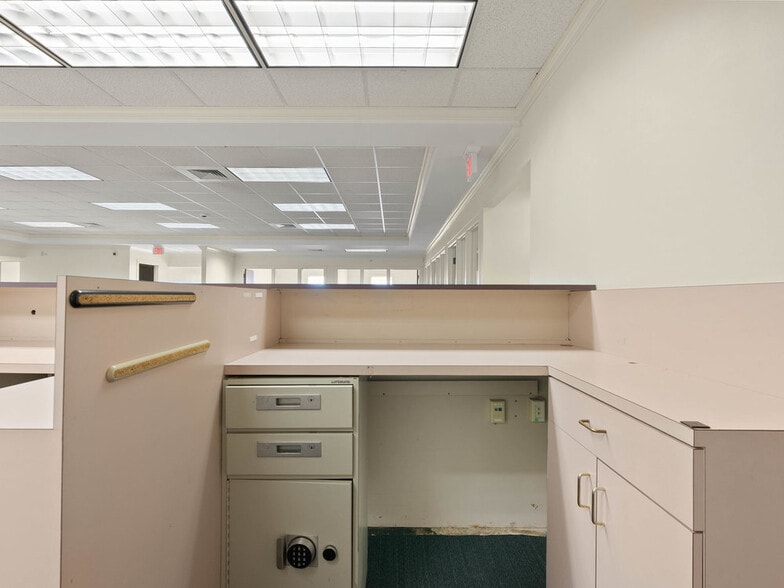 More Photos Of 79 S Main St, Inman Bank For Lease