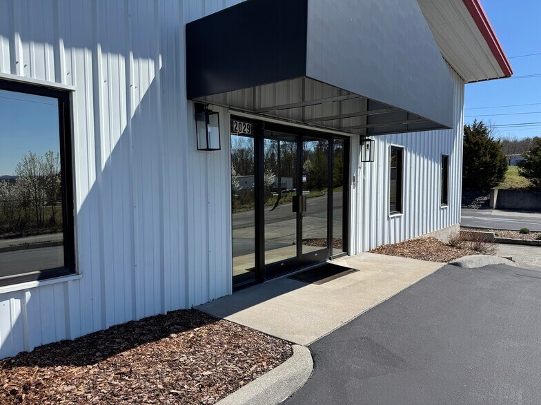 More Photos Of 2029 Brookside Ln, Kingsport Industrial For Sale