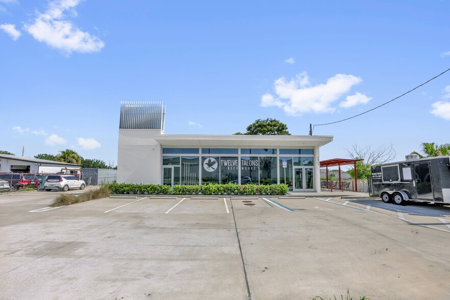 Primary Photo Of 2807 E South St, Orlando Freestanding For Sale