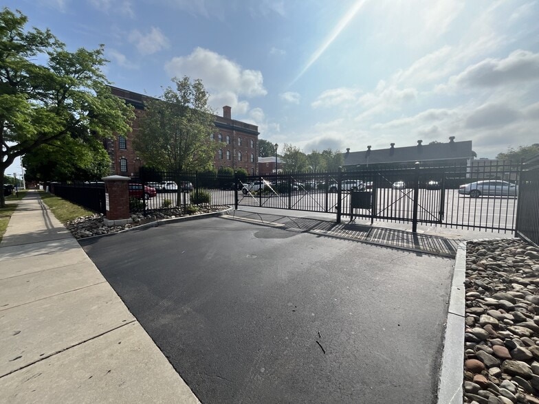 More Photos Of 300 Alexander St, Rochester Apartments For Sale