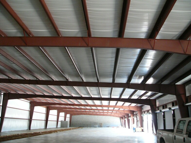 More Photos Of 535 Pine Rd, Newnan Warehouse For Lease