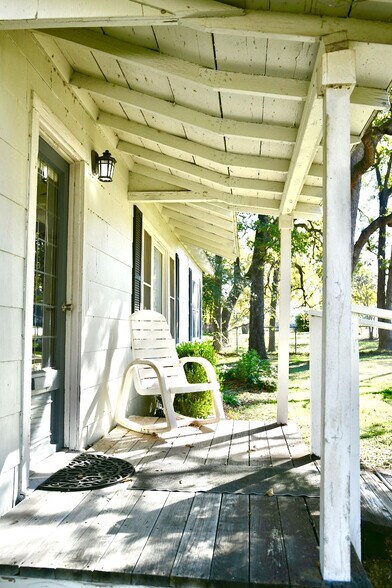 More Photos Of 9278 N Highway 77, Lexington Flex For Sale