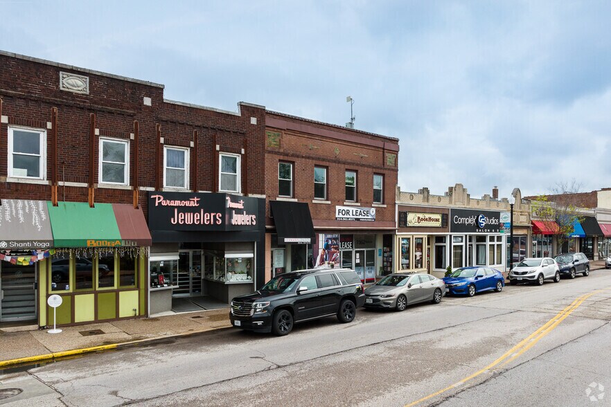 More Photos Of 7350-7352 Manchester Rd, Maplewood Storefront For Lease