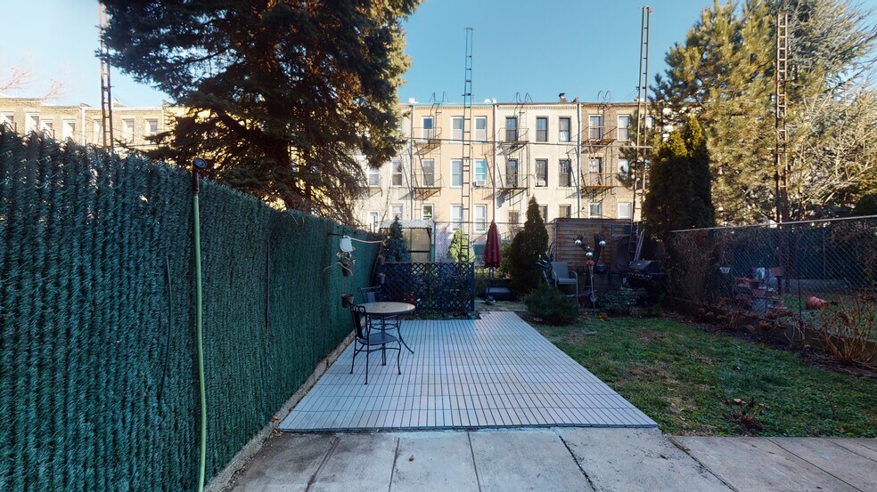 More Photos Of 46 Sutton St, Brooklyn Apartments For Sale