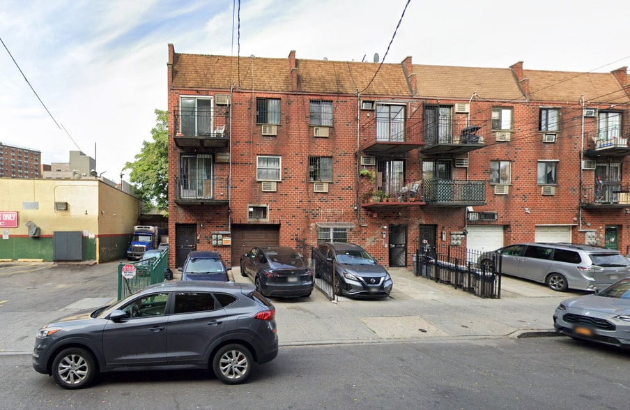 More Photos Of 5528 98th St, Corona Apartments For Sale