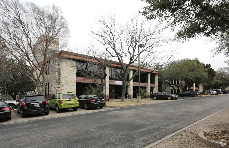 More Photos Of 4807 Spicewood Springs Rd, Austin Unknown For Lease