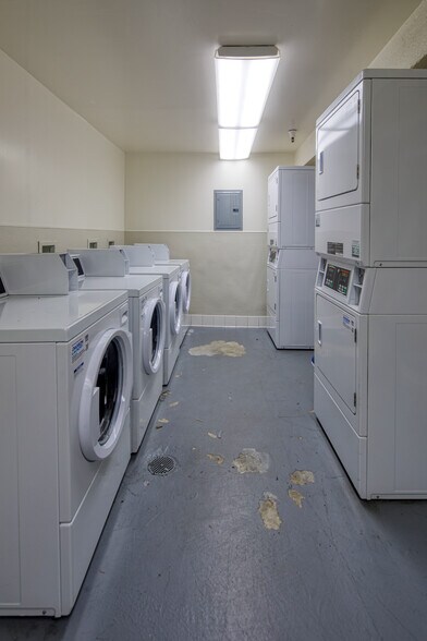 More Photos Of 1148 E 18th St, Oakland Apartments For Sale