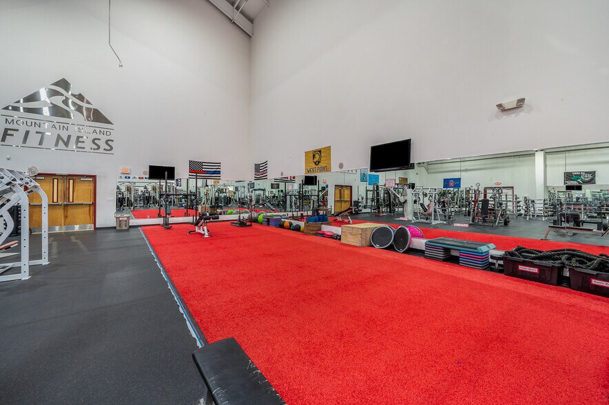 More Photos Of 10030 Callabridge Ct, Charlotte Freestanding For Sale