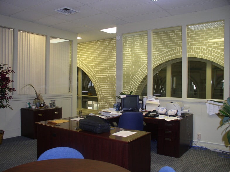 More Photos Of 404 N Main St, Oshkosh Office For Lease