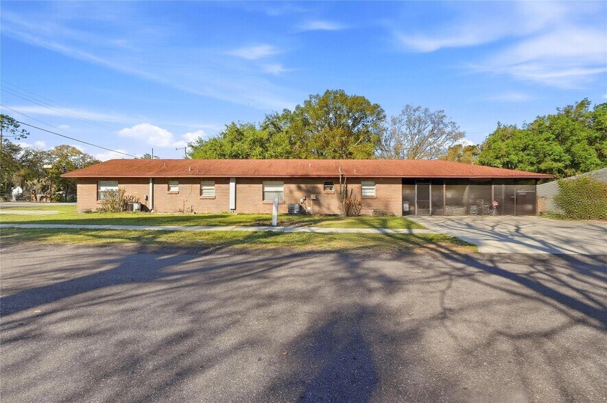More Photos Of 2300 W Cannon Ter NW, Winter Haven Apartments For Sale