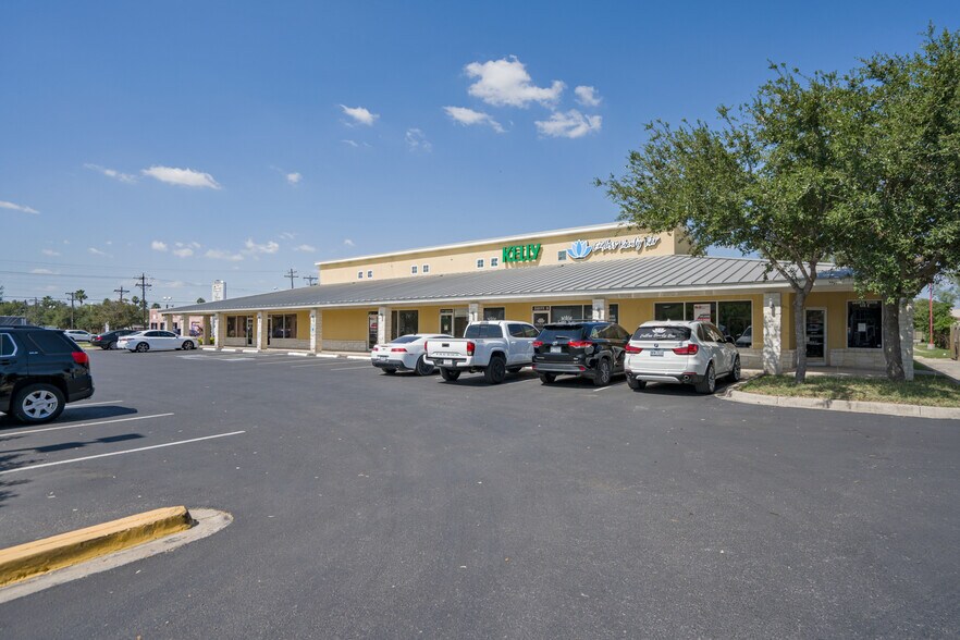 More Photos Of 6400 N 10th St, McAllen Freestanding For Lease