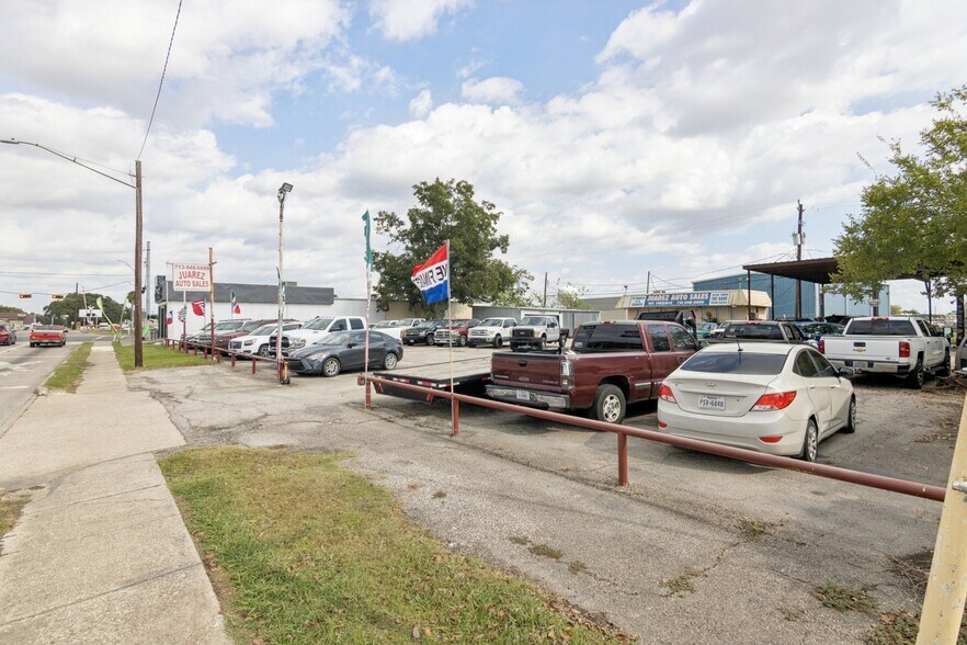 More Photos Of 508 College Ave, South Houston Auto Repair For Sale