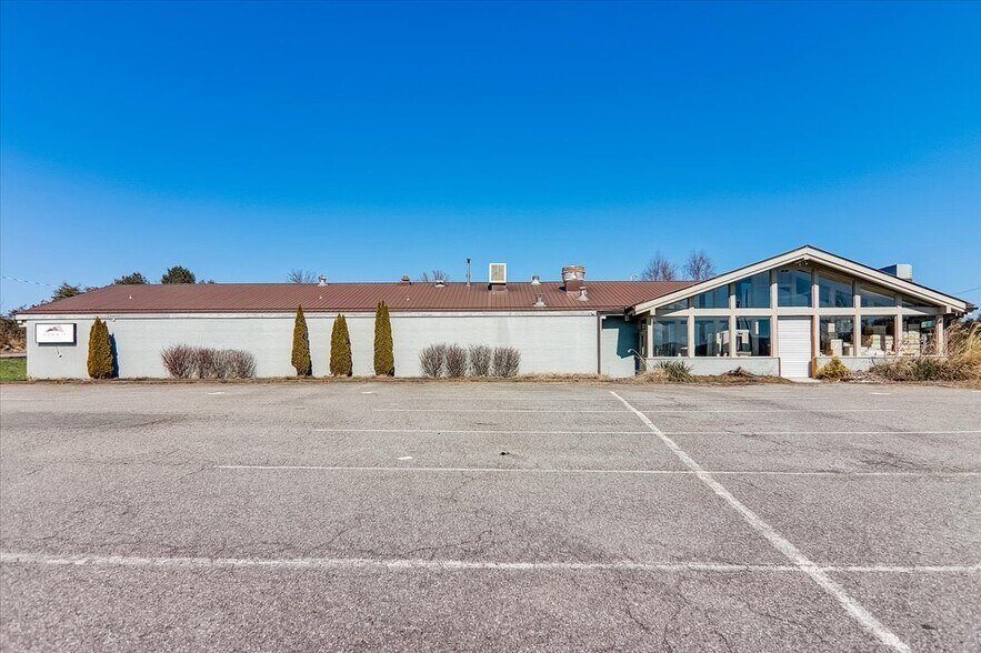 More Photos Of 299 Jf Robinson Ln, Mars Hill Freestanding For Sale