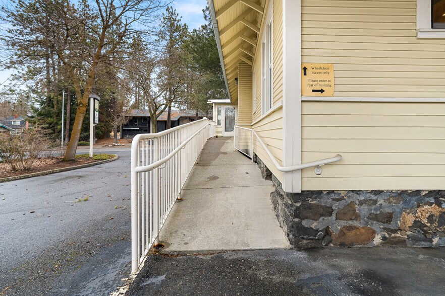 More Photos Of 2814 S Grand Blvd, Spokane Office For Lease