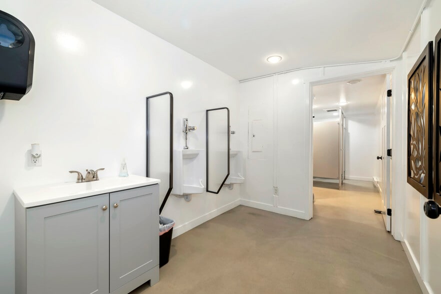 More Photos Of 13005 Lowell Blvd, Broomfield Freestanding For Sale