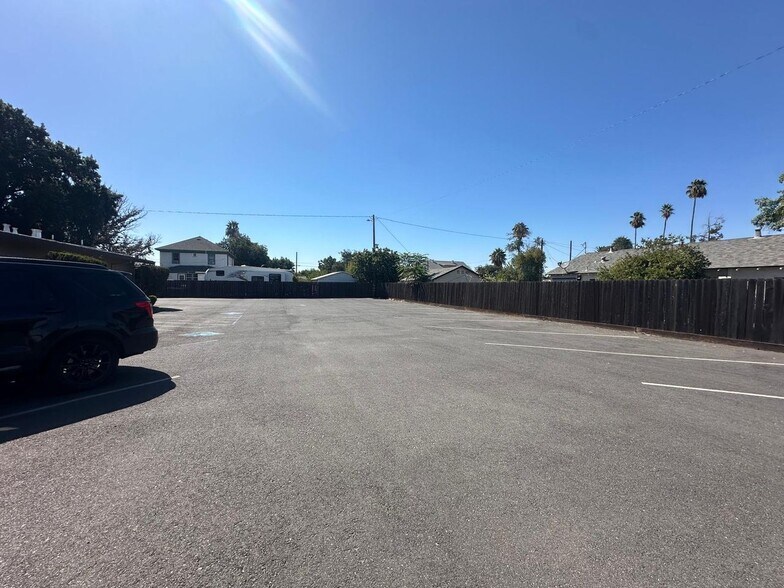 More Photos Of 2561 5th St, Ceres Funeral Home For Sale