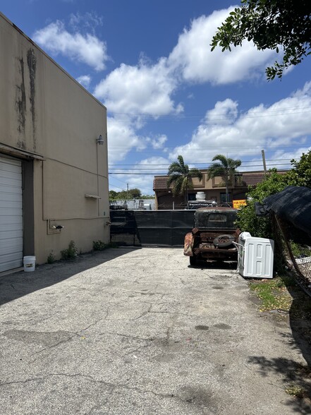 More Photos Of 2309 SW 60th Way, Miramar Warehouse For Lease
