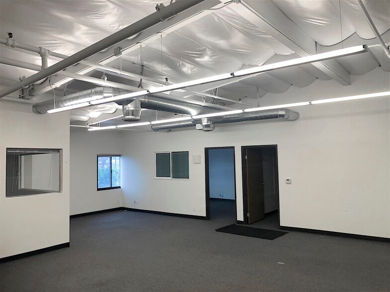 More Photos Of 1031 W Manchester Blvd, Inglewood Light Distribution For Lease