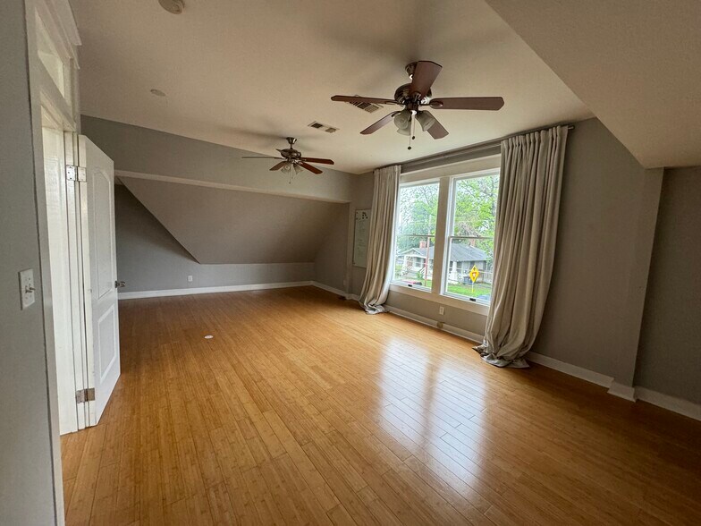 More Photos Of 801 E Quincy St, San Antonio Office Residential For Lease