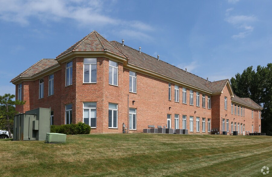 More Photos Of 501 N Riverside Dr, Gurnee Medical For Lease