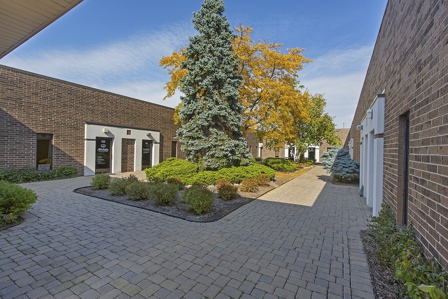 More Photos Of 350 W Kensington Rd, Mount Prospect Office For Lease