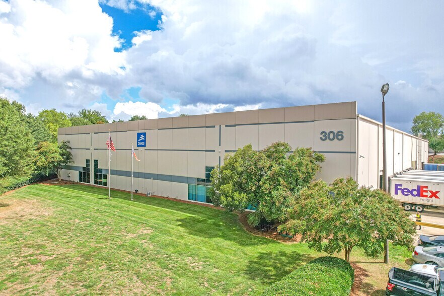 More Photos Of 100 Forsyth Hall Dr, Charlotte Unknown For Lease