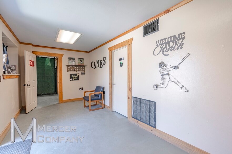 More Photos Of 3984 N US Highway 287, Alvord Warehouse For Sale