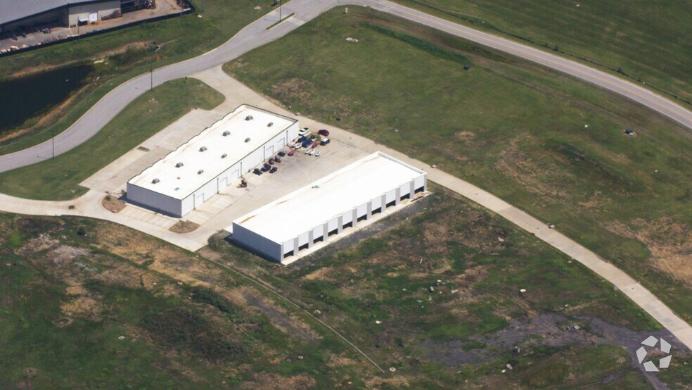 Primary Photo Of 3412 W 114th St, Jenks Light Distribution For Lease
