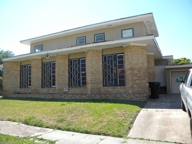 More Photos Of 2517 Wheeler St, Houston Funeral Home For Sale