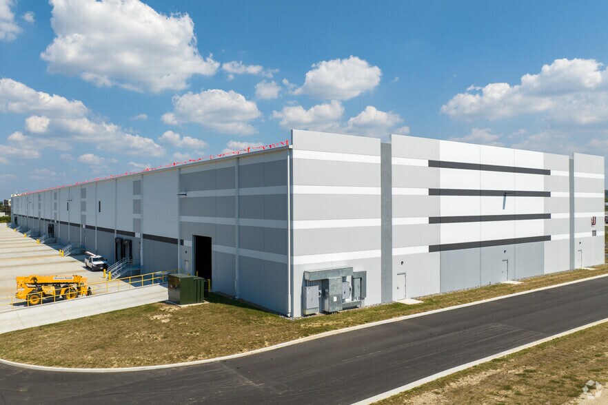 More Photos Of 2301 Commerce Rd, Richmond Unknown For Lease