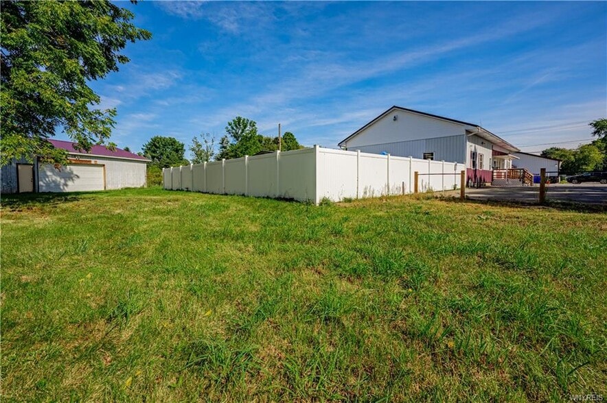 More Photos Of 6115 1st St, Newfane Office For Sale