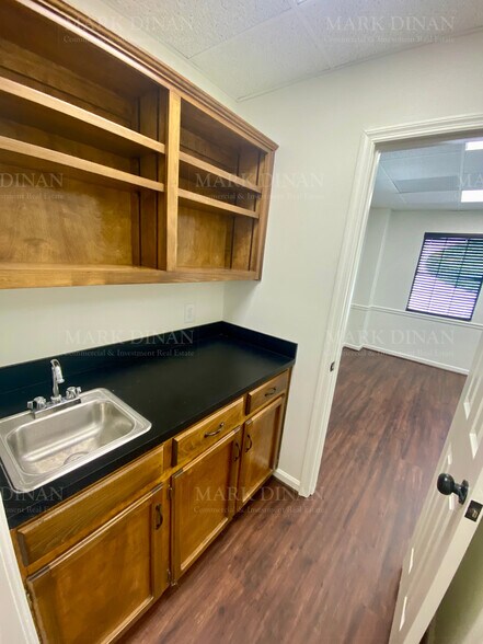 More Photos Of 2050 Oak Mountain Dr, Pelham Office For Sale