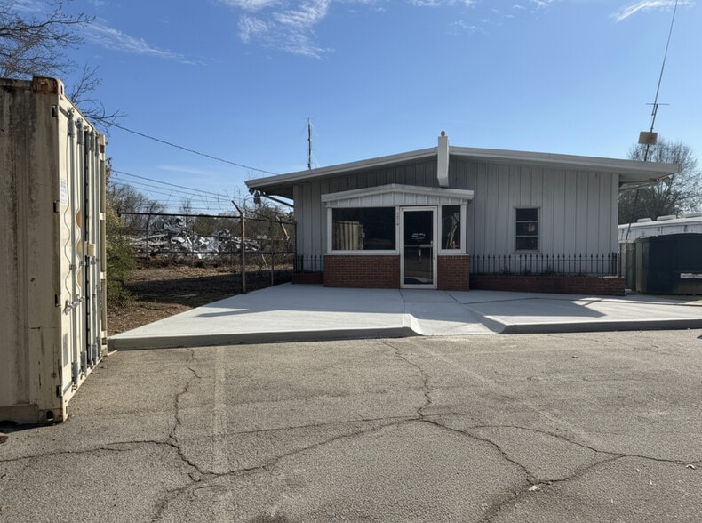 More Photos Of 2514 W Point Ave, College Park Manufacturing For Lease