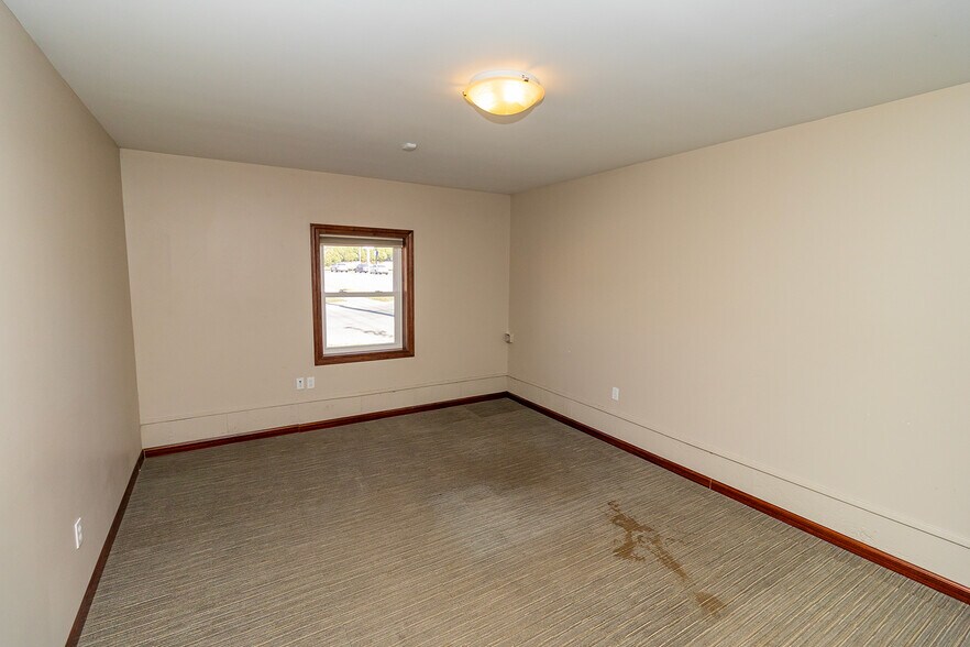 More Photos Of 1627 S Hillside St, Wichita Freestanding For Sale