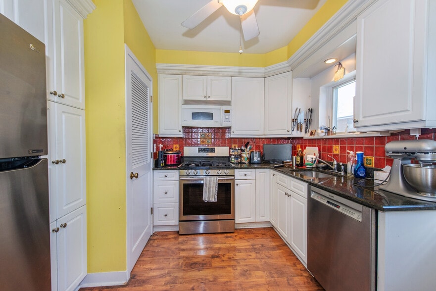 More Photos Of 209 S Maple Ave, Ridgewood Auto Repair For Sale