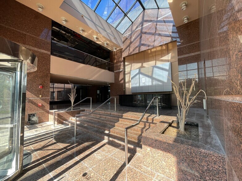 More Photos Of 1000 Sylvan Ave, Englewood Cliffs Office For Sale