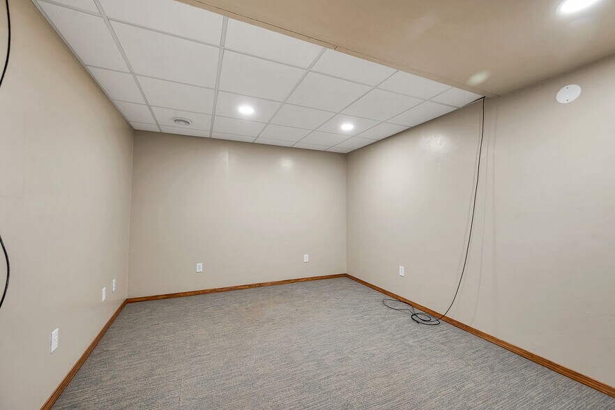 More Photos Of 2770 Manitowoc Rd, Green Bay Office For Sale