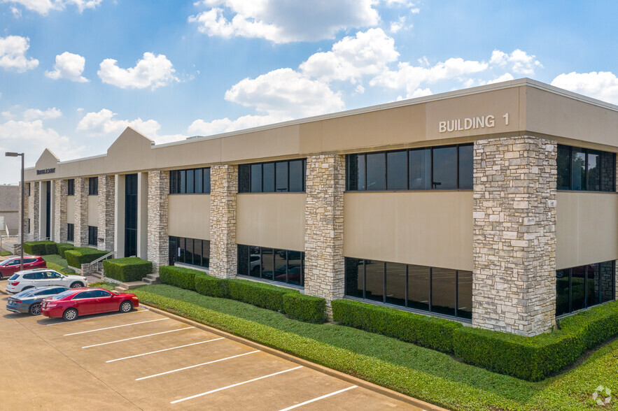 Primary Photo Of 2550 Beckleymeade Ave, Dallas Office For Lease