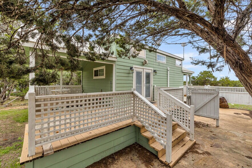 More Photos Of 251 Circle Dr, Wimberley Hospitality For Sale