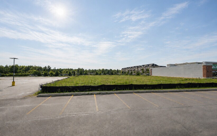 More Photos Of 2460 Brock Rd, Pickering Supermarket For Lease