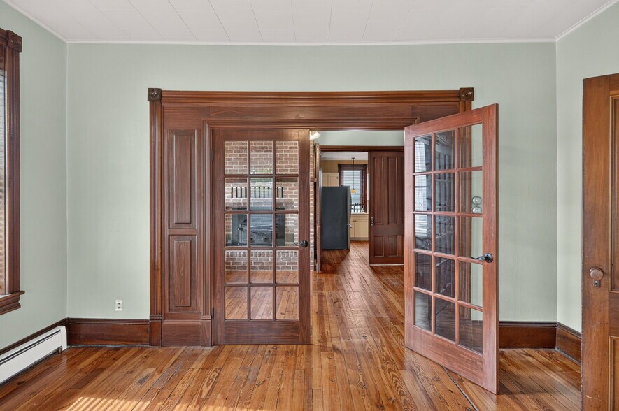 More Photos Of 330 Mahoning St, Milton Office For Sale