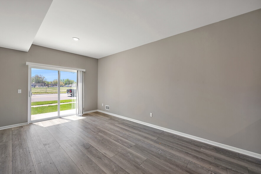 More Photos Of 1241-1251 E Woodward Heights Blvd, Hazel Park Apartments For Sale