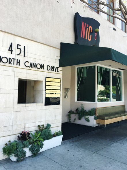 More Photos Of 449-451 N Canon Dr, Beverly Hills Unknown For Lease