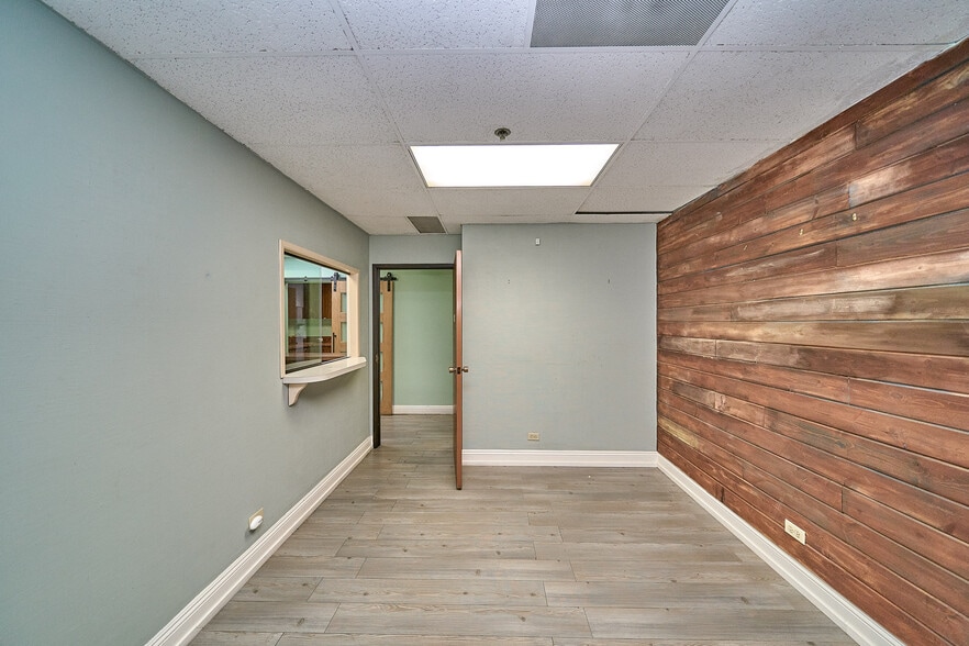 More Photos Of 8737 Beverly Blvd, West Hollywood Medical For Sale