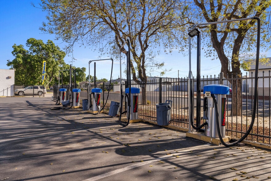 More Photos Of 1623 Yosemite Blvd, Modesto Carwash For Sale