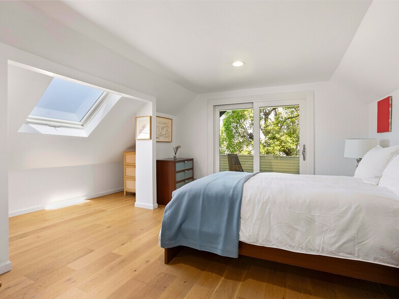 More Photos Of 1825 Altivo Way, Los Angeles Multifamily For Sale