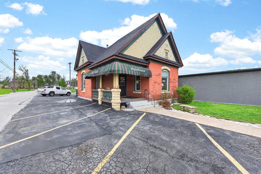Primary Photo Of 412 W Walnut St, Rogers General Retail For Sale