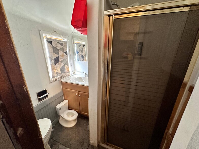 More Photos Of 1831 N C St, Elwood Apartments For Sale