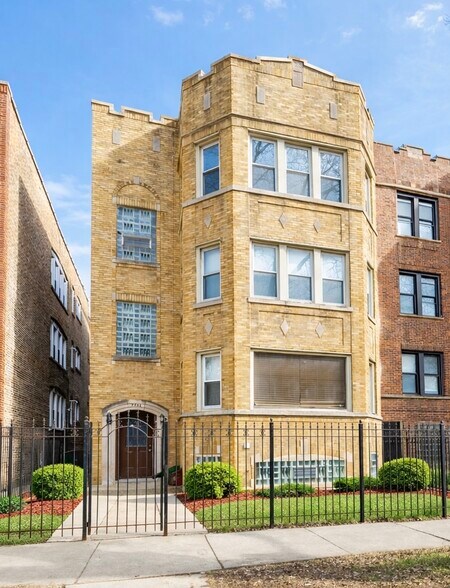 Primary Photo Of 7751 S Phillips Ave, Chicago Industrial For Sale